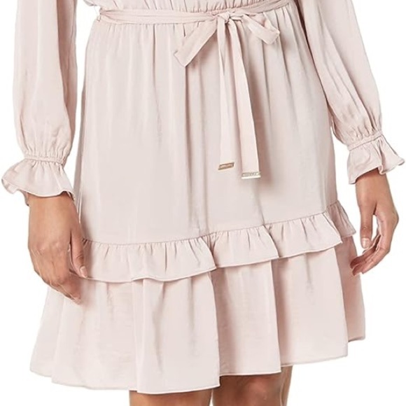 Tommy Hilfiger Blush Ruffle Midi Dress – Elegant & Feminine
Size 2 - Picture 2 of 6